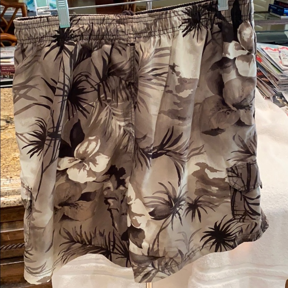 Sand and Sun Men’s L Swim Trunks